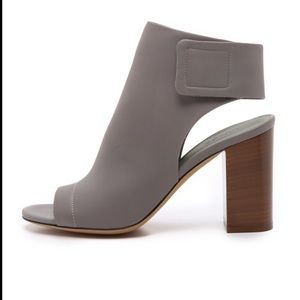 Vince grey leather open toe heels size 7